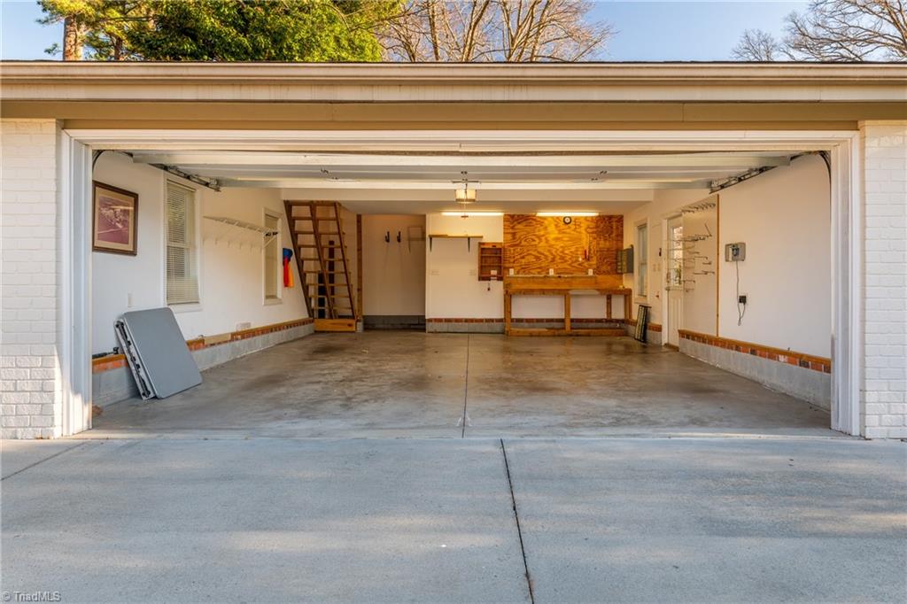 4132 Dogwood Drive