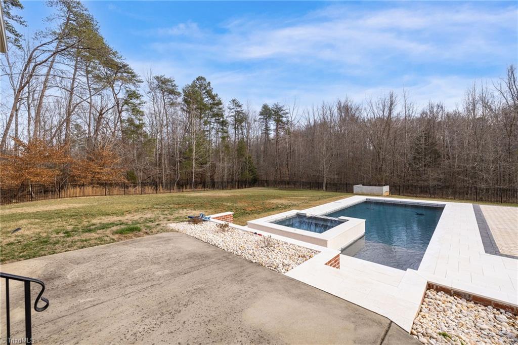 7507 Shadow Creek Drive