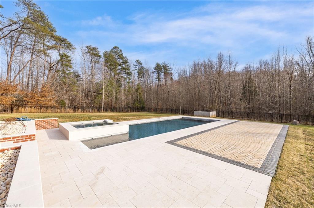 7507 Shadow Creek Drive