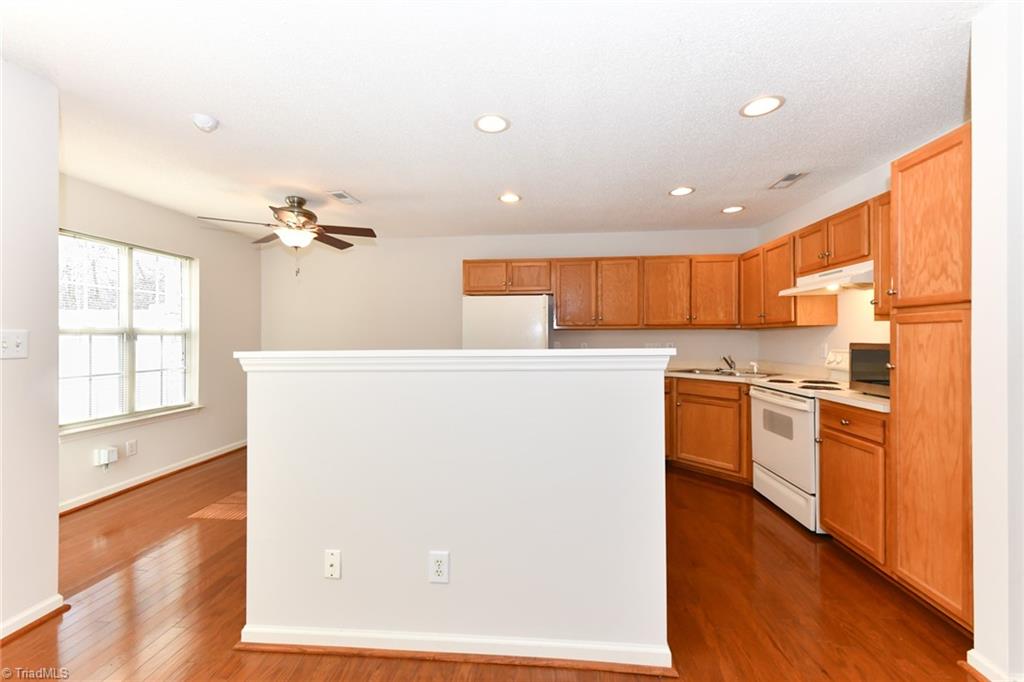 1217 Edenham Way