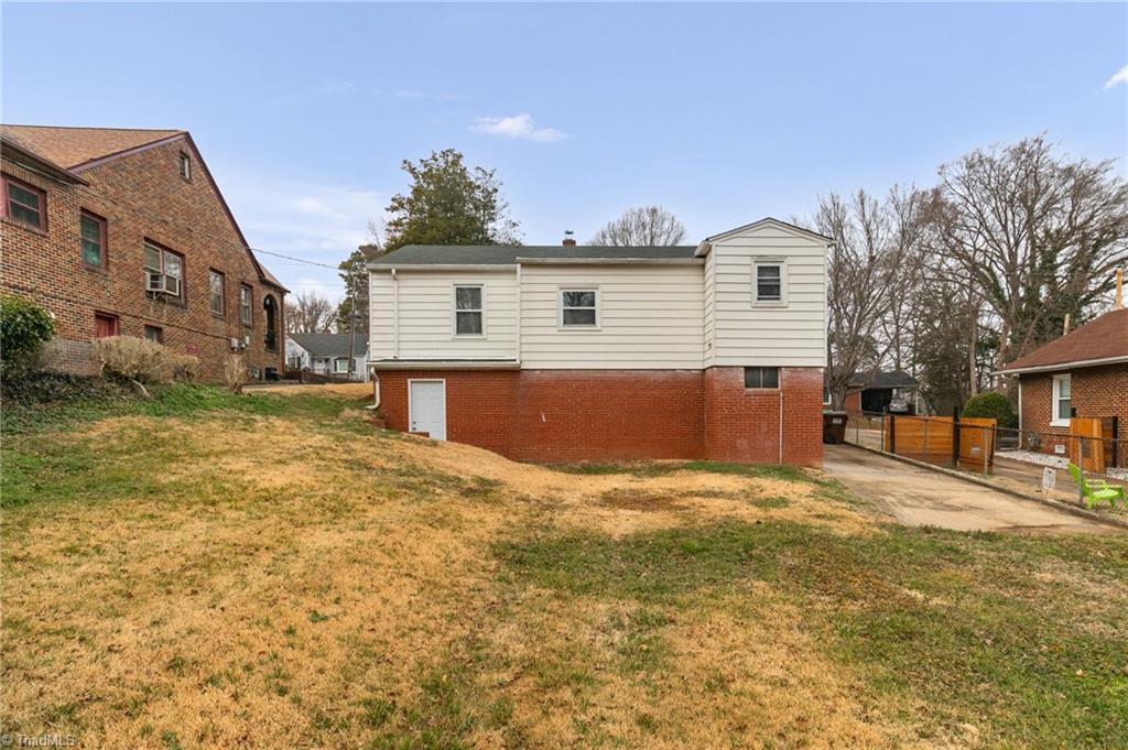 828 Circle Drive
