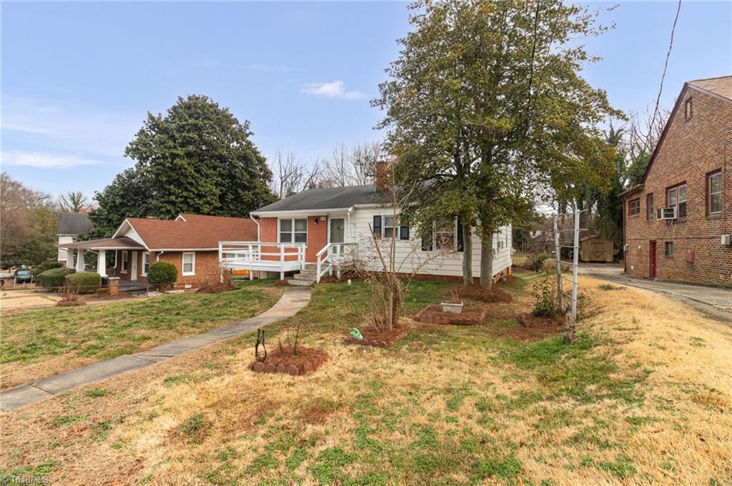 828 Circle Drive