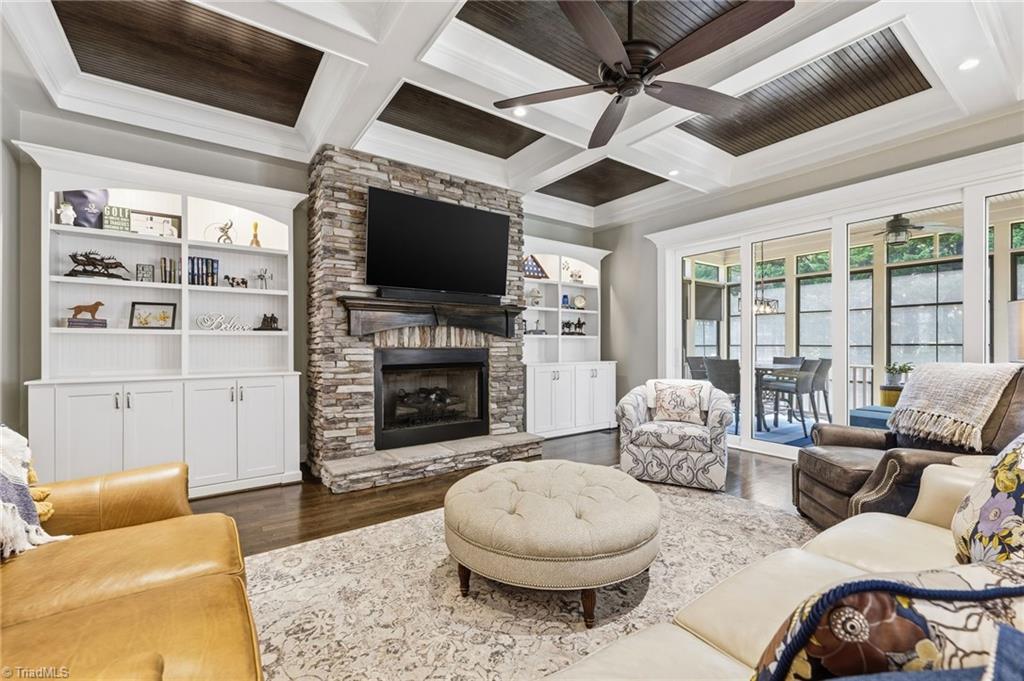 5723 Woodrose Lane