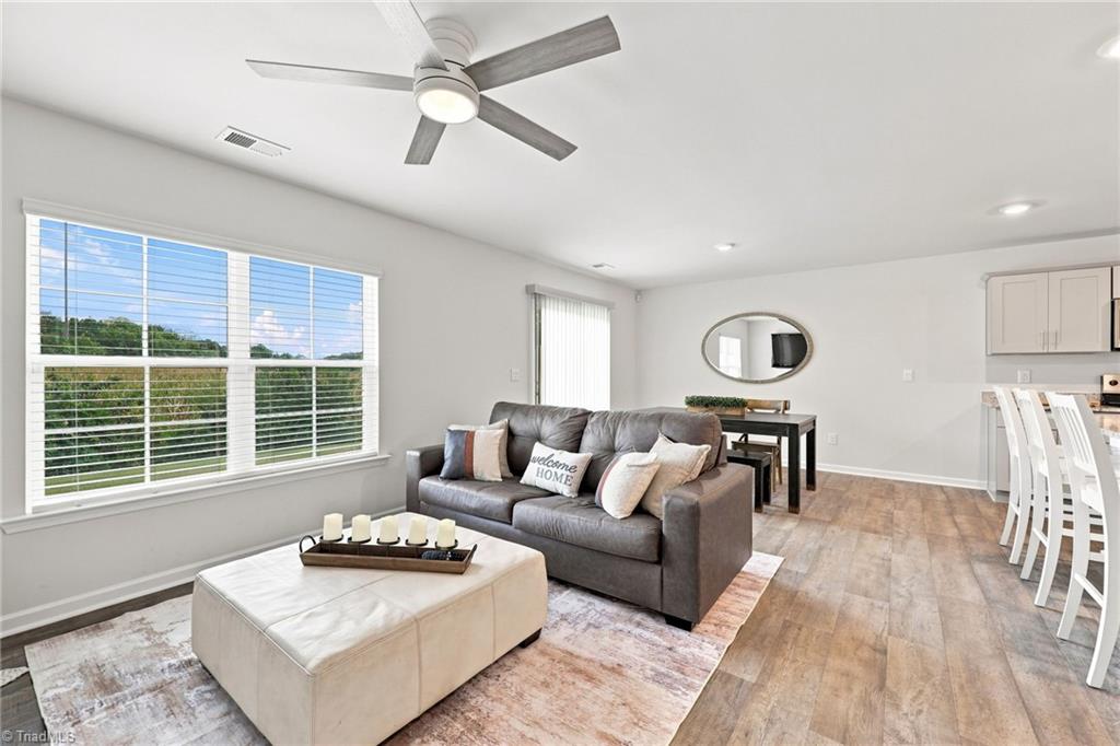133 East Farm Loop
