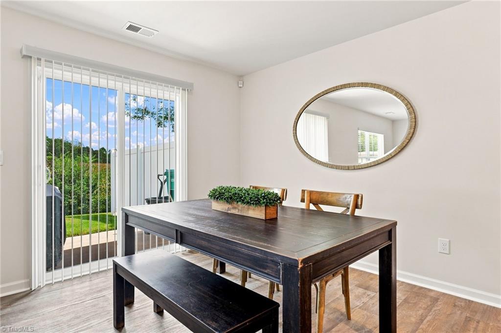 133 East Farm Loop