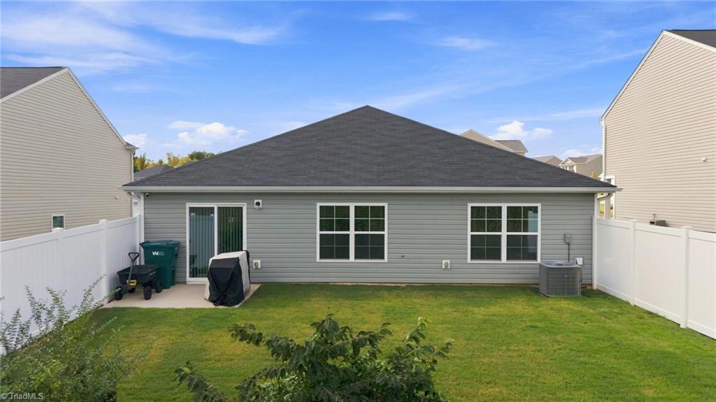 133 East Farm Loop