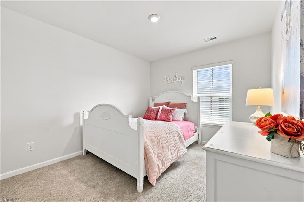 133 East Farm Loop