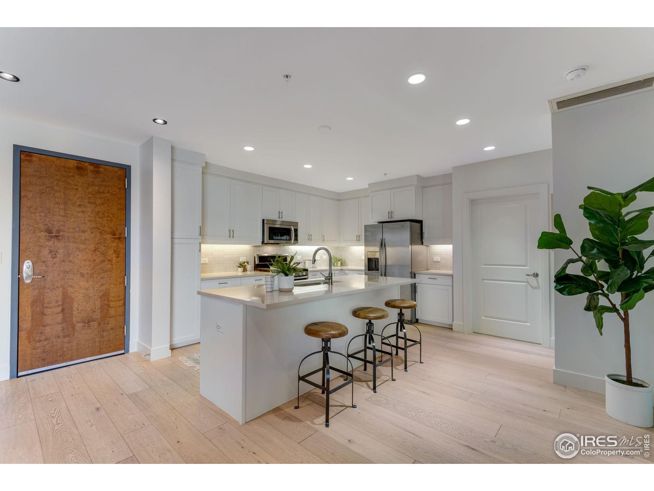 3301 Arapahoe Ave 319