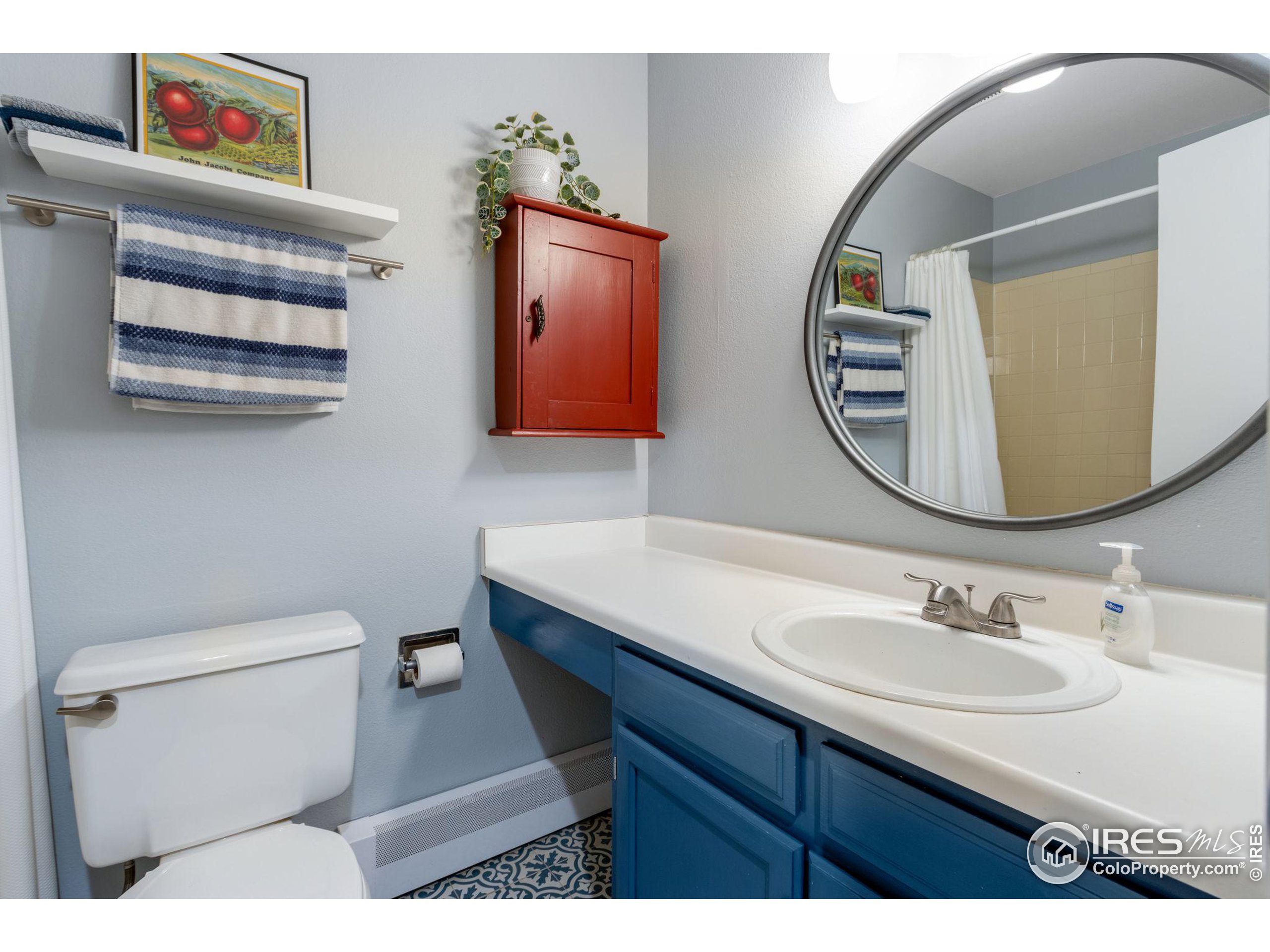 2800 Kalmia Ave B202