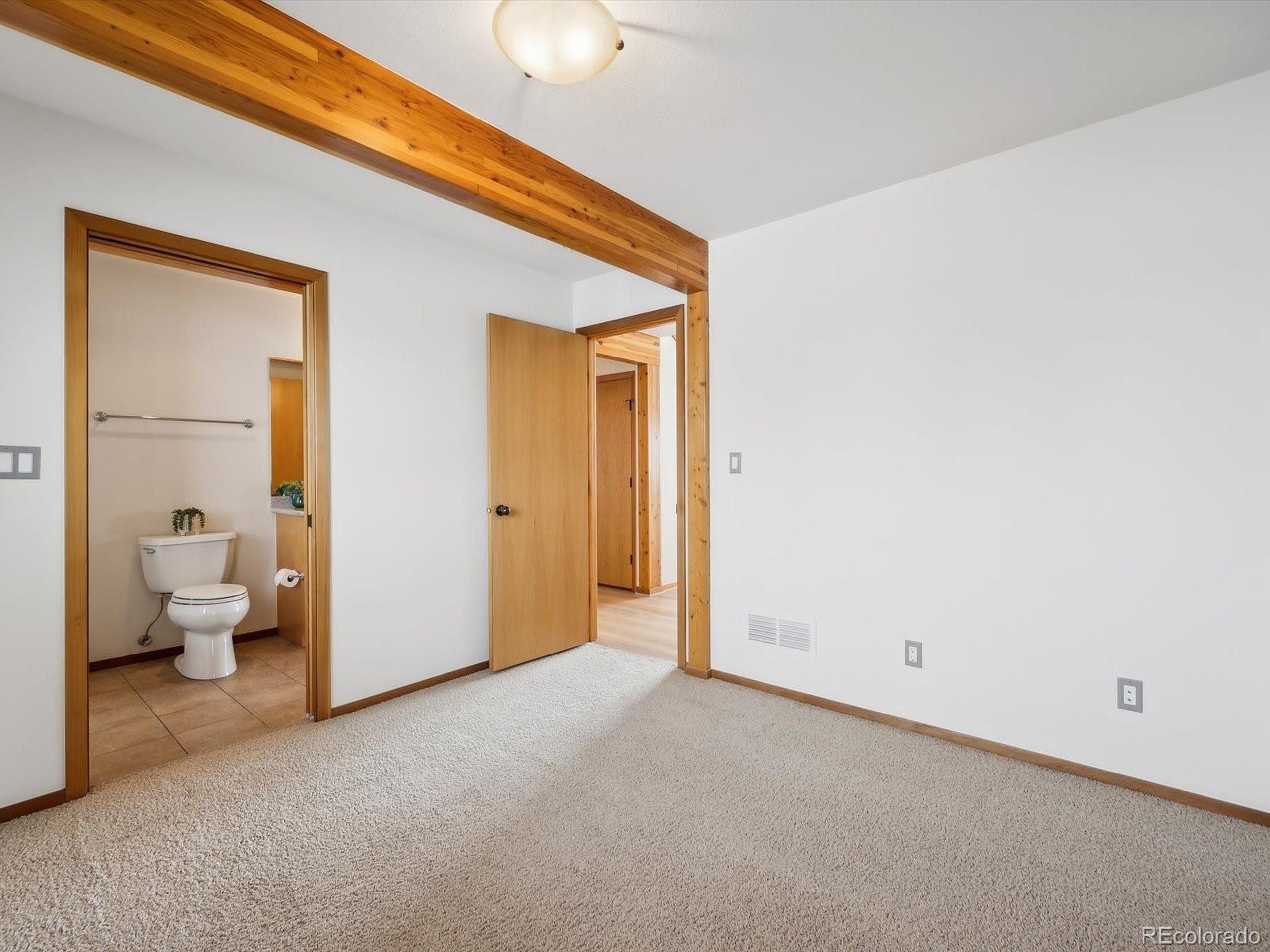 2485 Red Hawk Pl