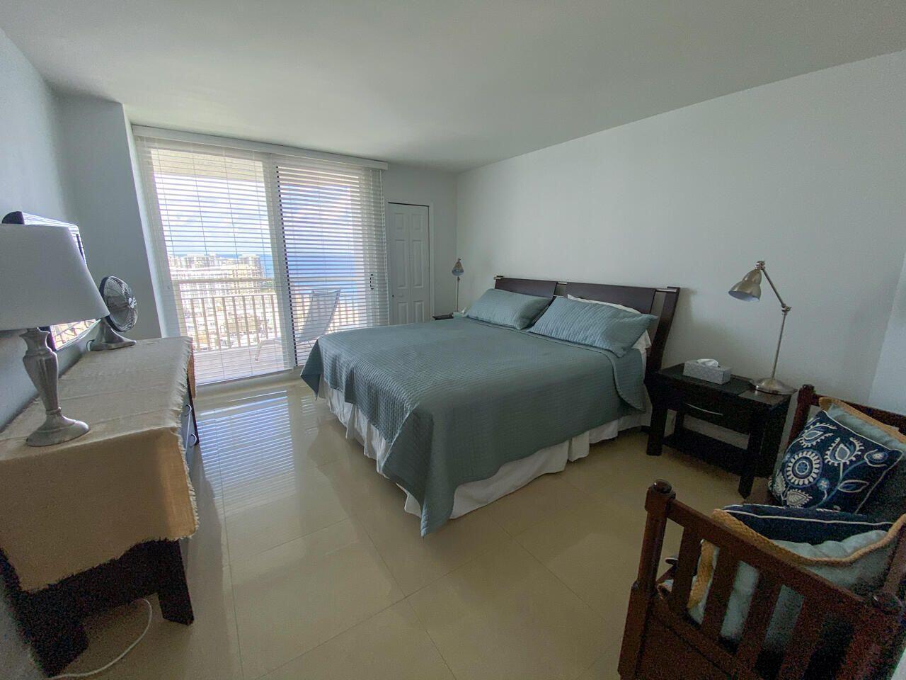 3000 N Ocean Drive 33b