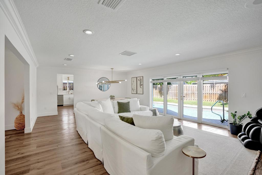 2603 W Carandis Road