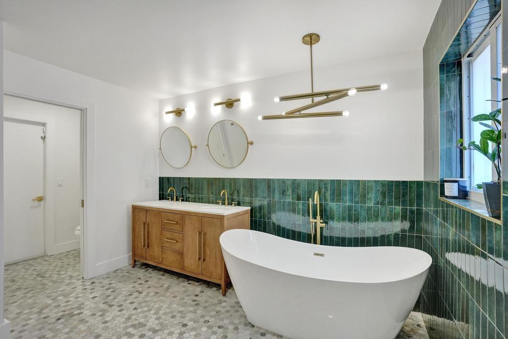 2603 W Carandis Road