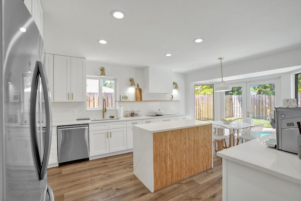 2603 W Carandis Road