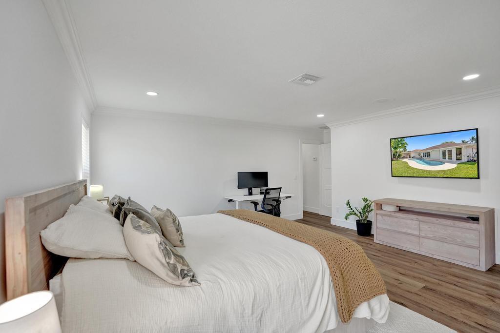 2603 W Carandis Road