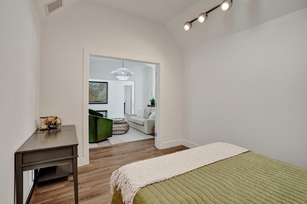 2603 W Carandis Road