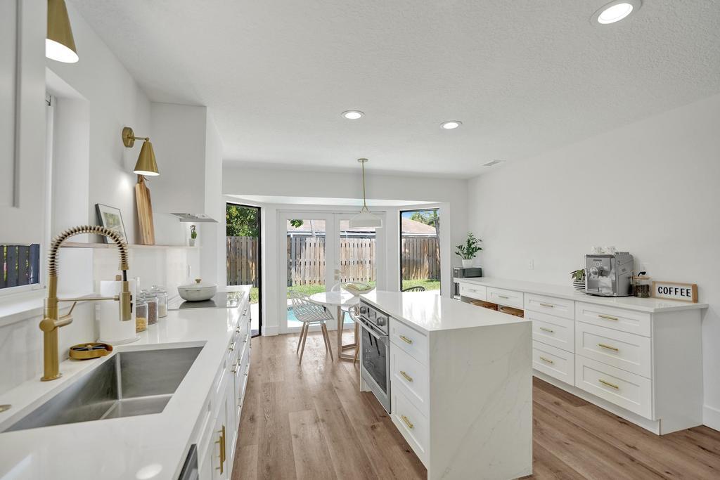 2603 W Carandis Road