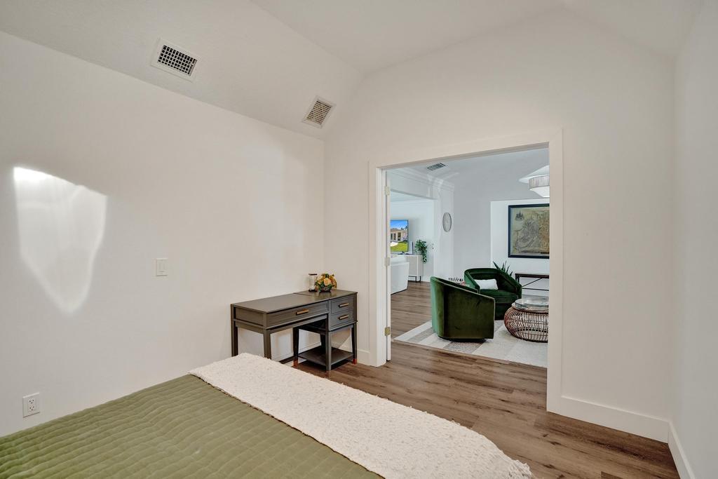 2603 W Carandis Road