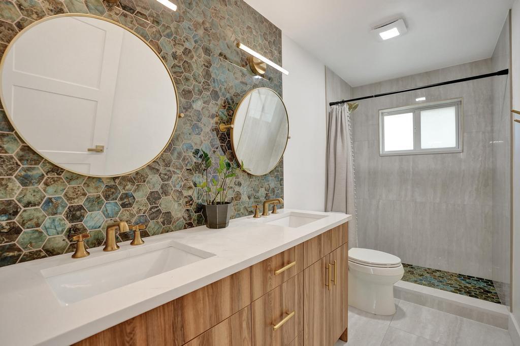 2603 W Carandis Road