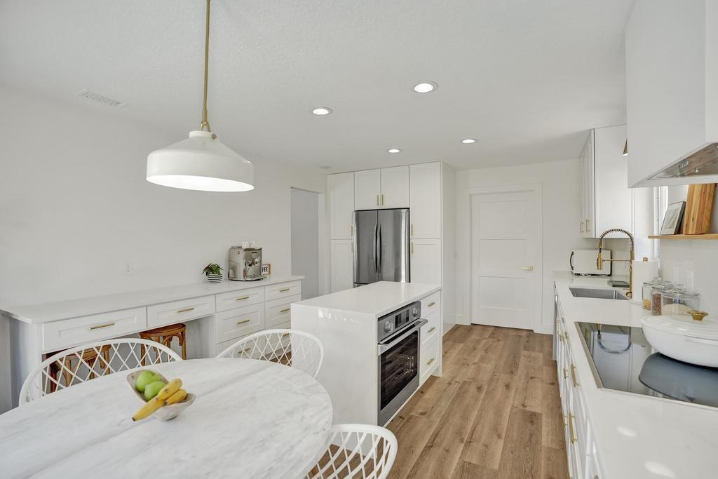 2603 W Carandis Road