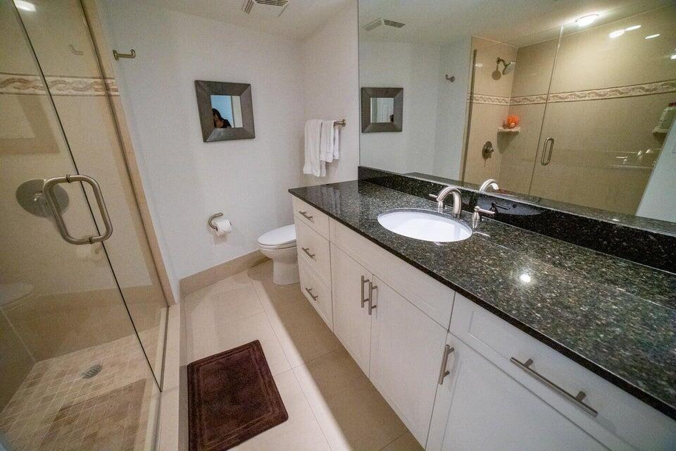 3000 N Ocean Drive 33b