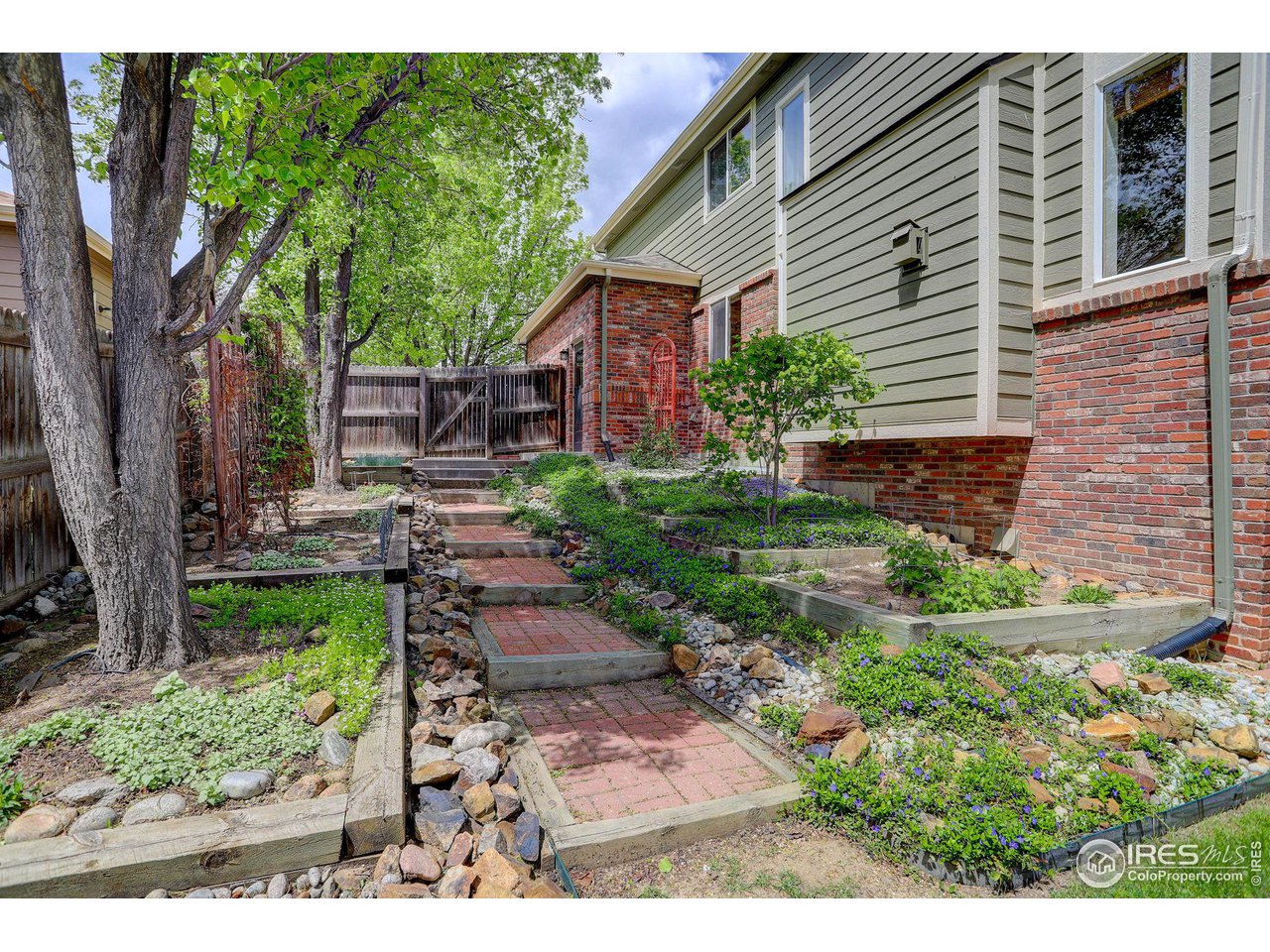 381 Baker Ln