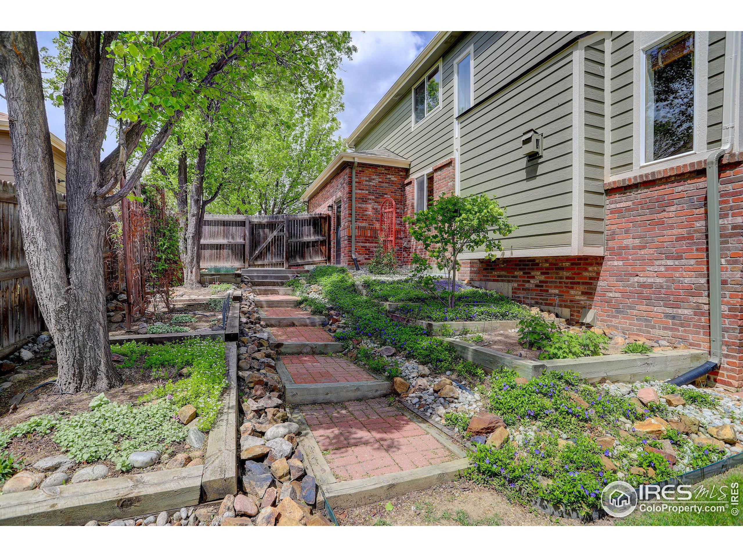 381 Baker Ln