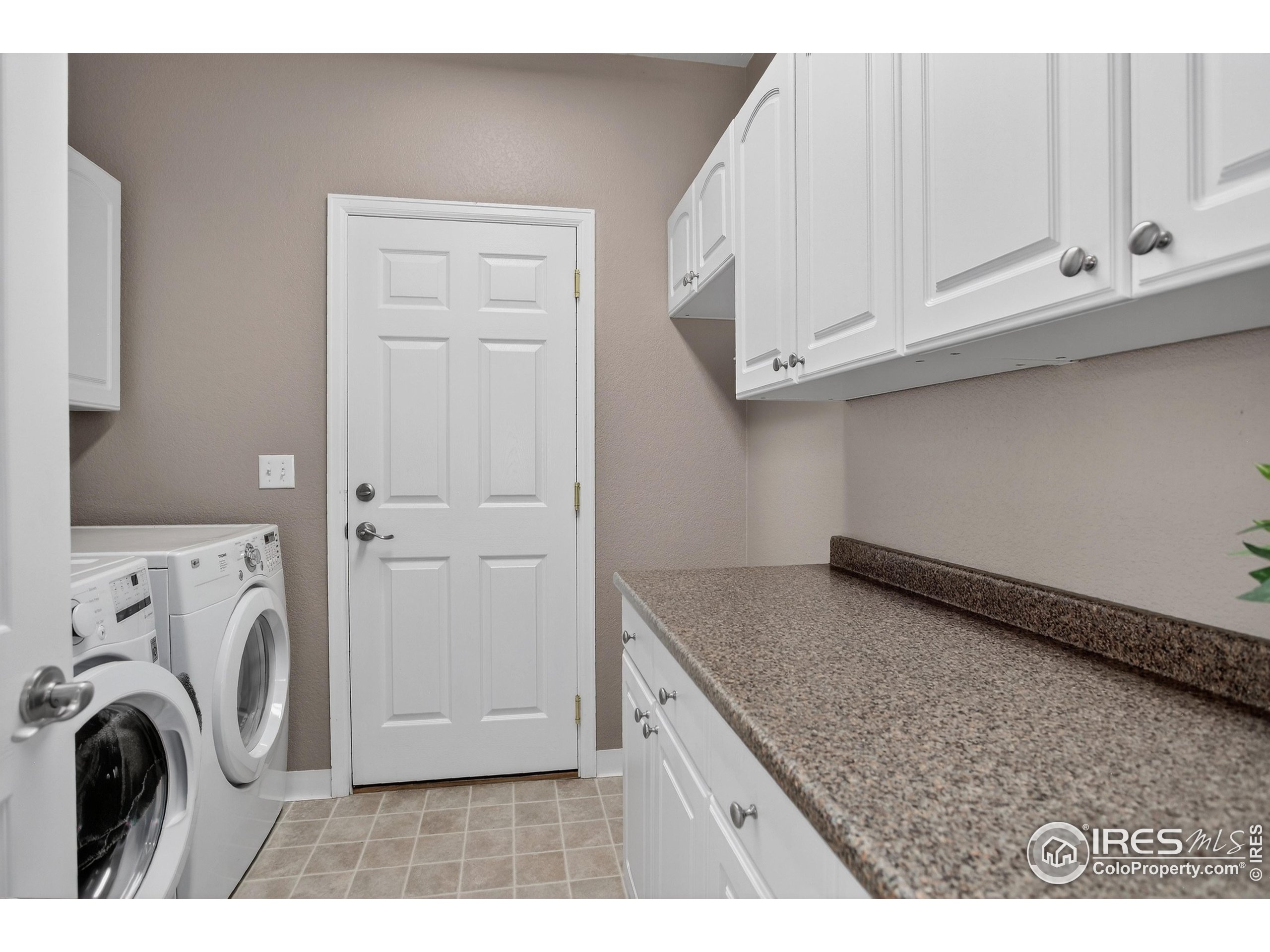 446 Rossum Dr