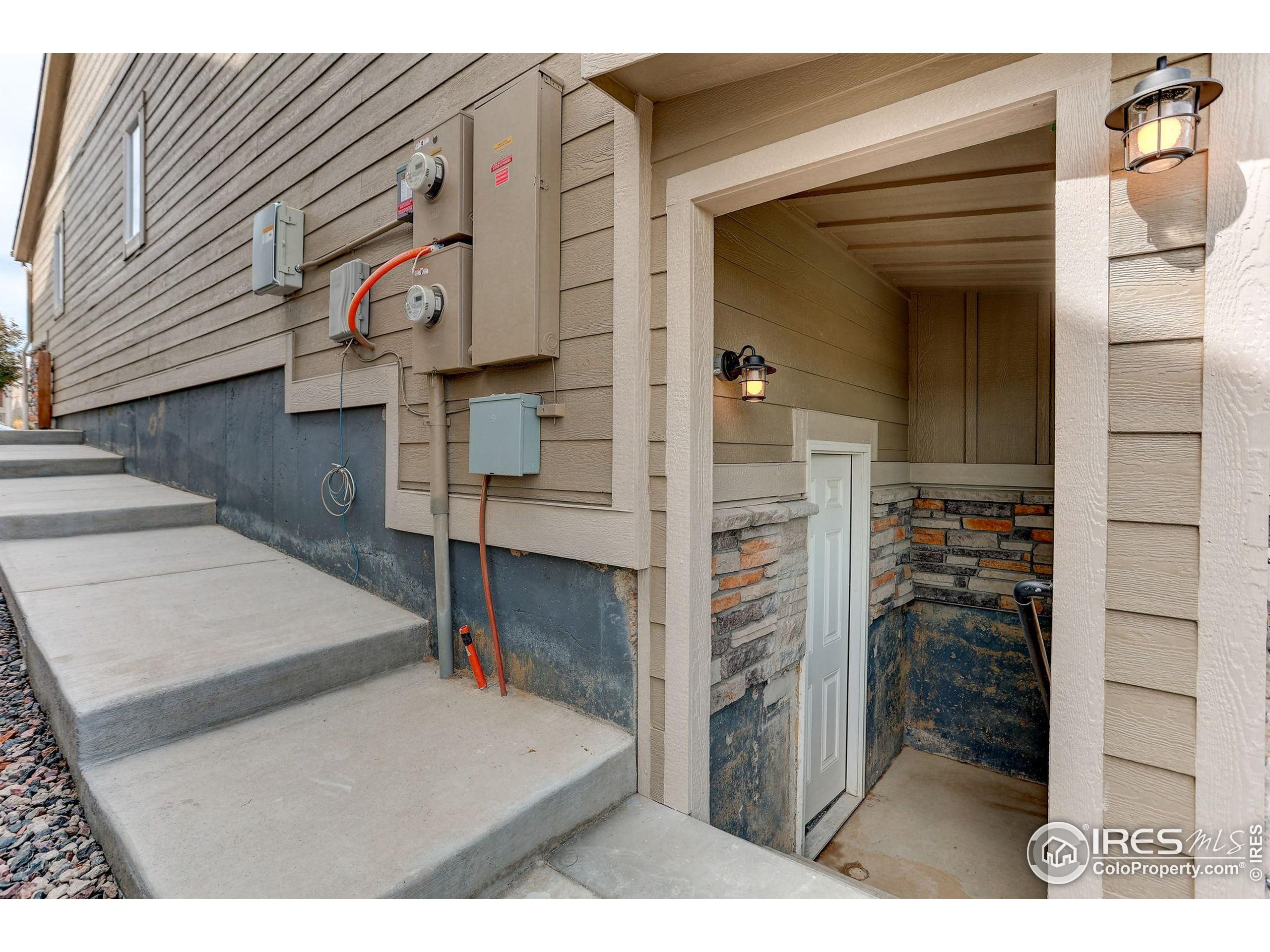 1920 Miranda Rd