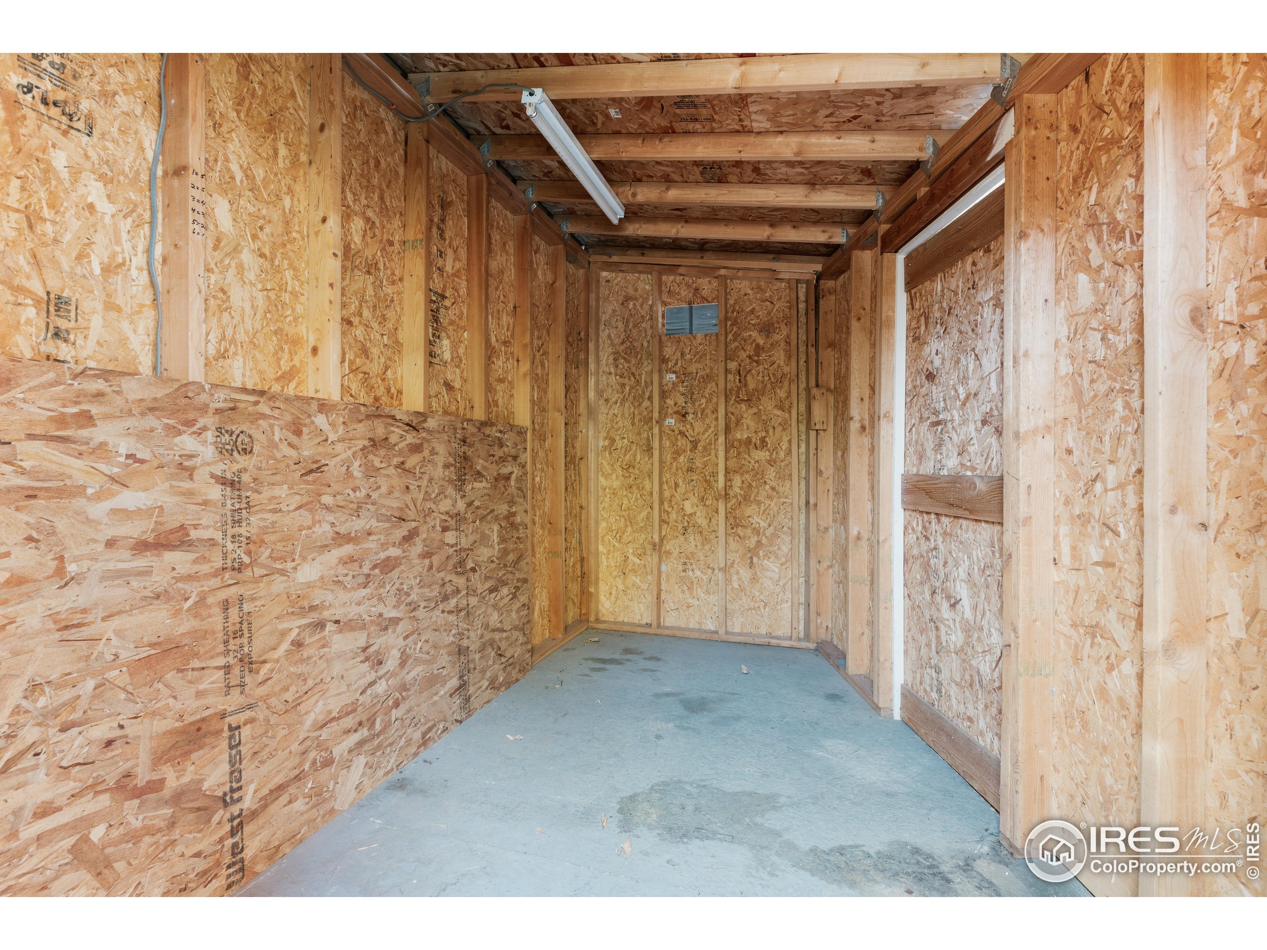 196 Lincoln Cir Louisville