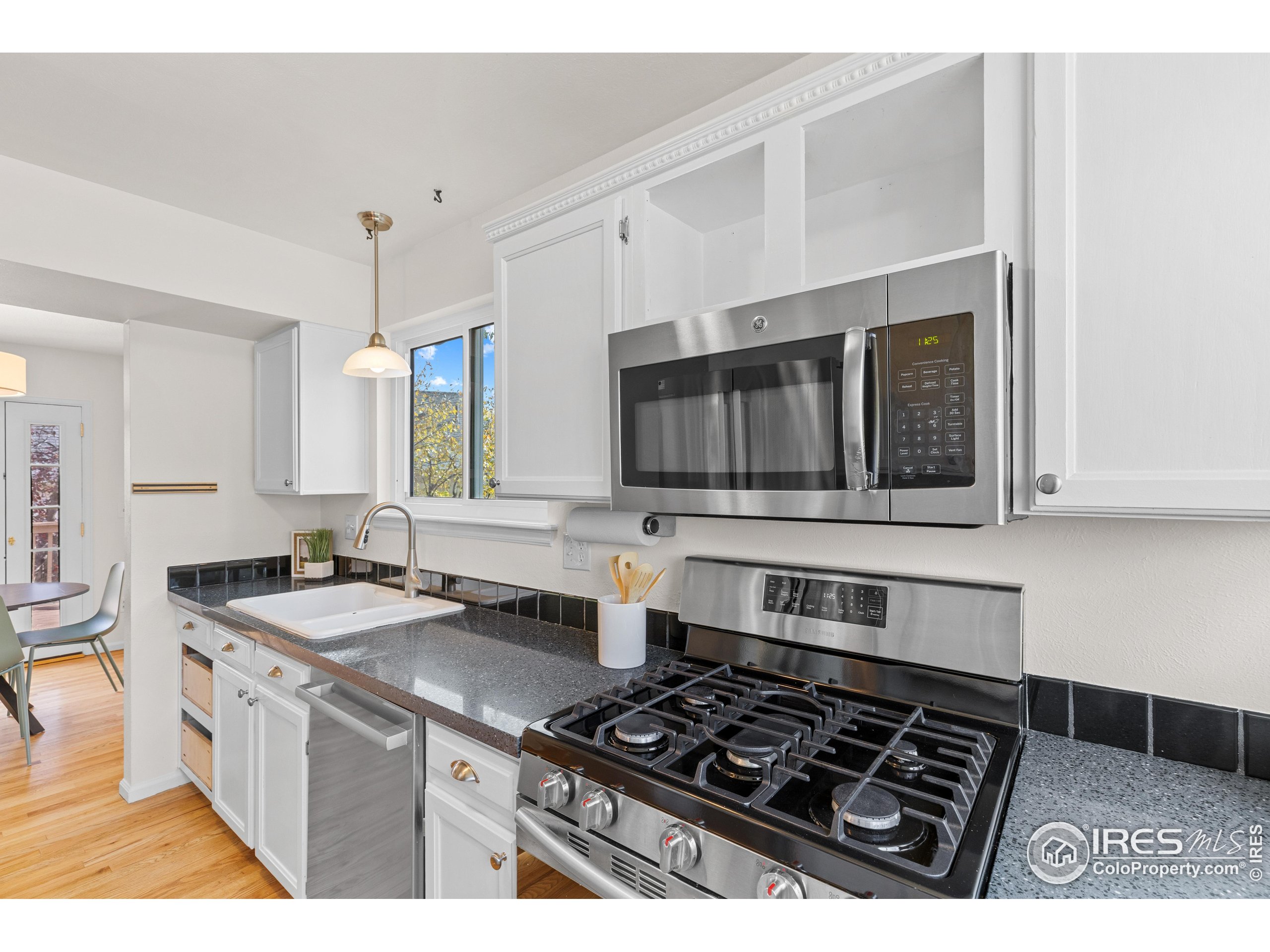 196 Lincoln Cir Louisville