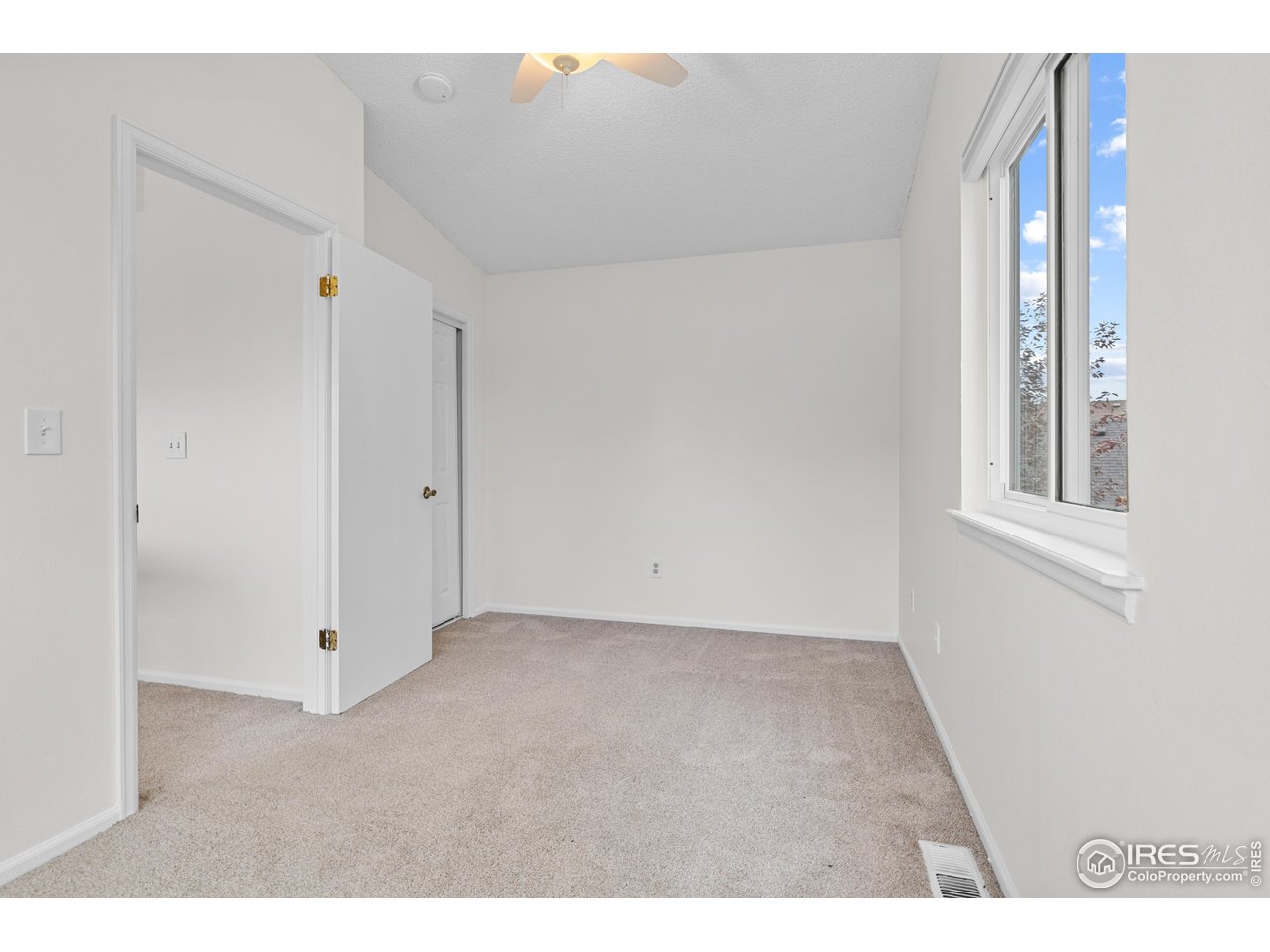 196 Lincoln Cir Louisville