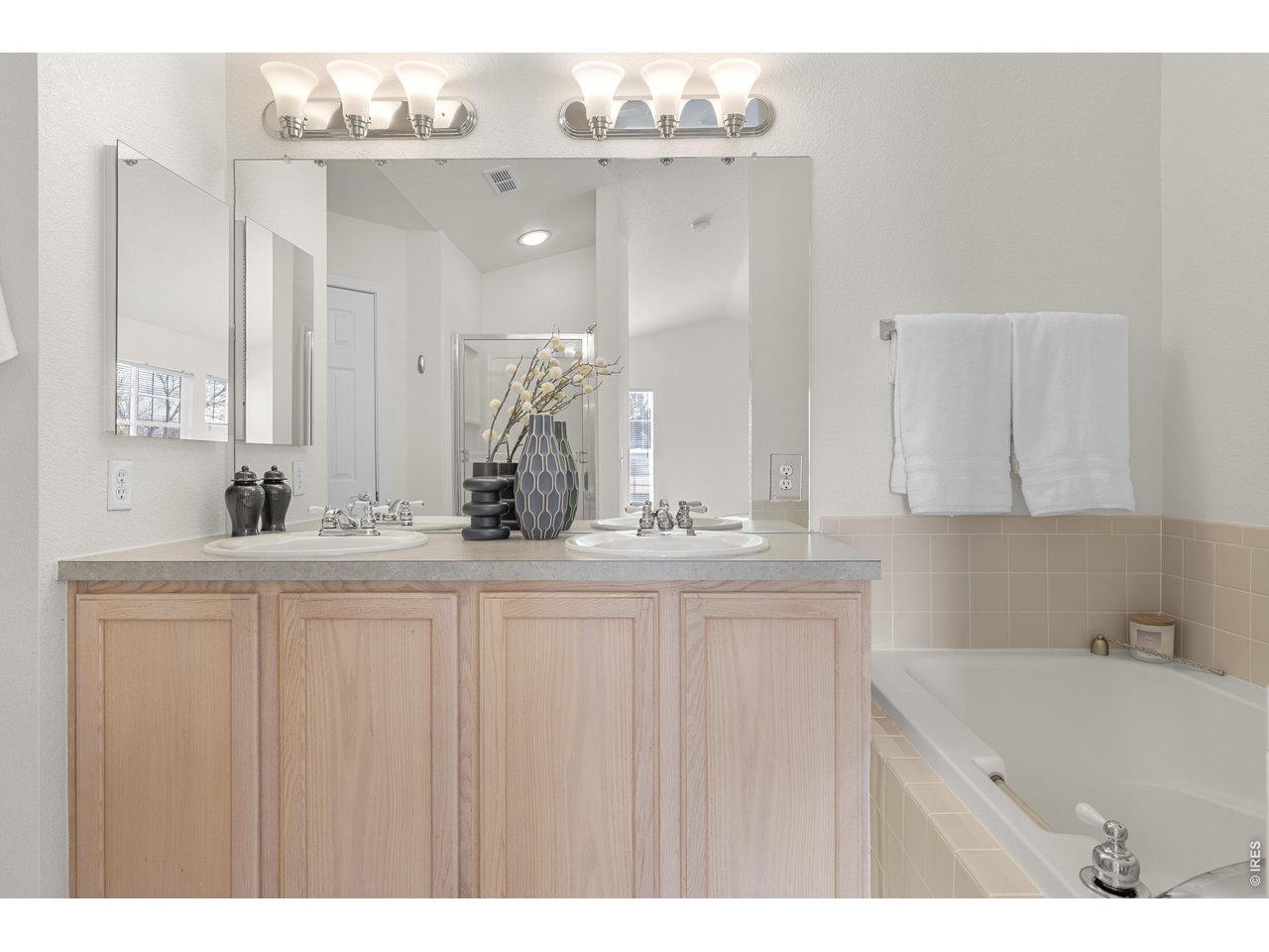 5025 Ladies Tresses Pl