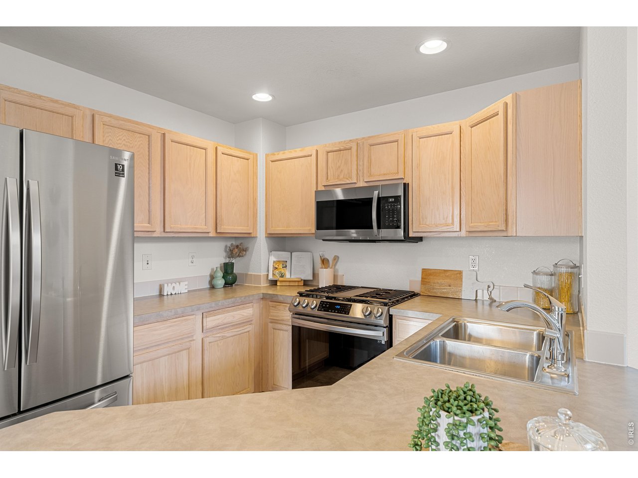 5025 Ladies Tresses Pl