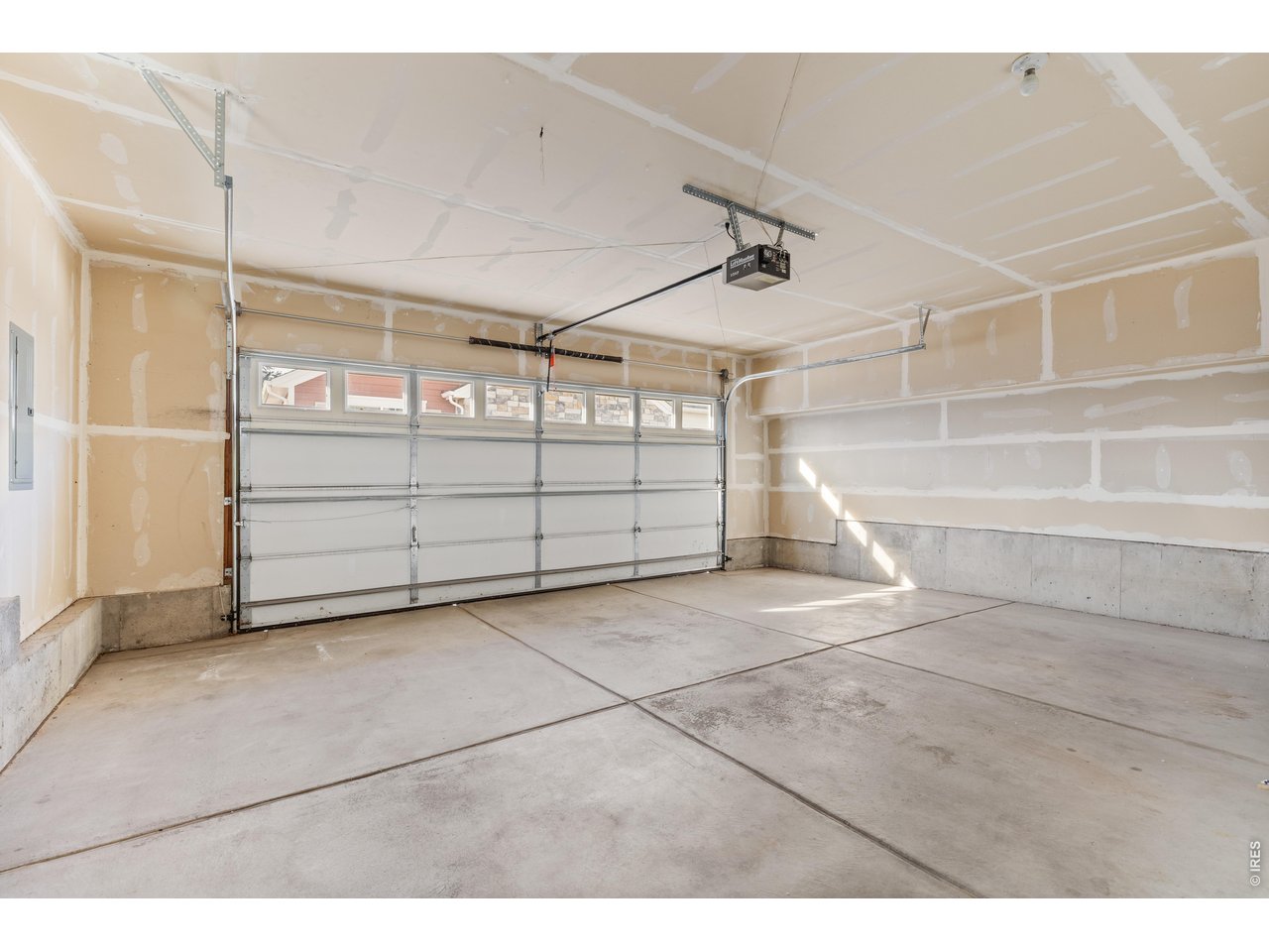 5025 Ladies Tresses Pl