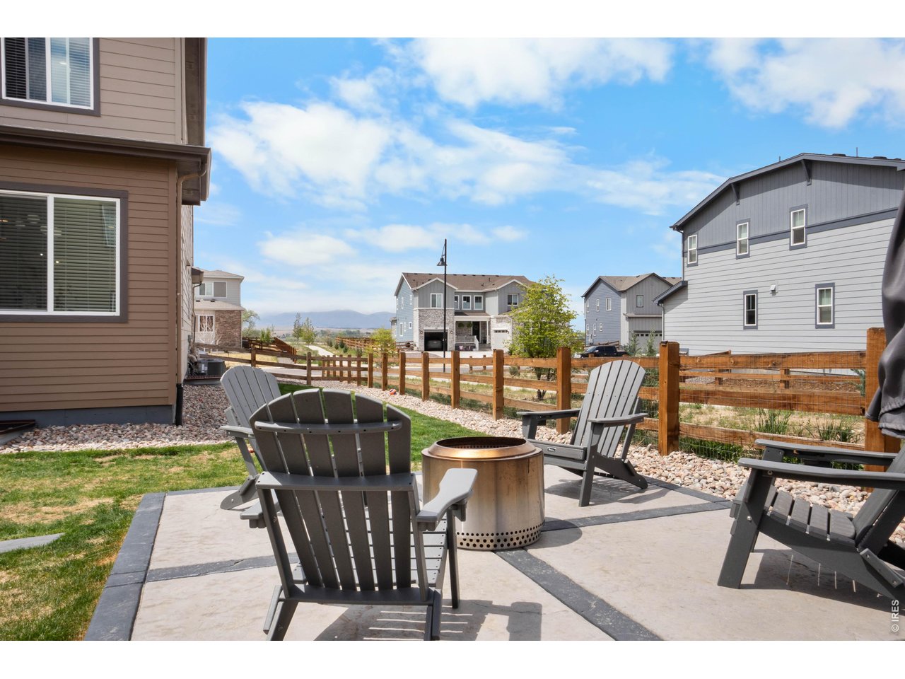 1760 Marlowe Cir W