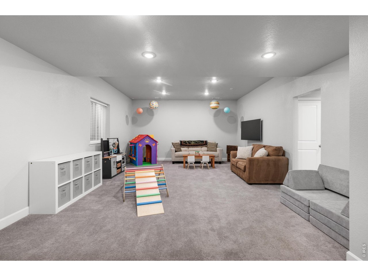 16668 Prospect Ln