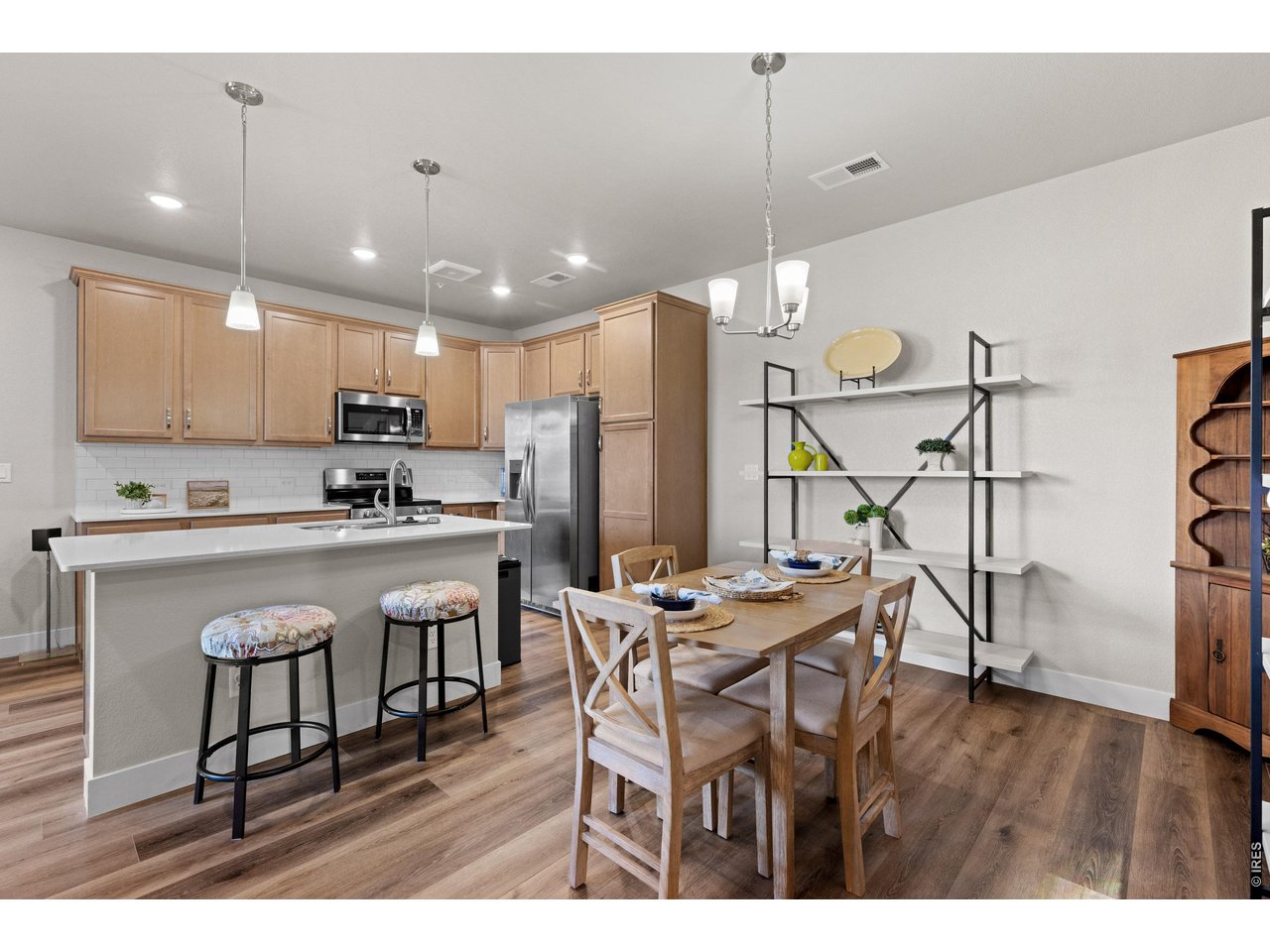 6825 Maple Leaf Dr 102