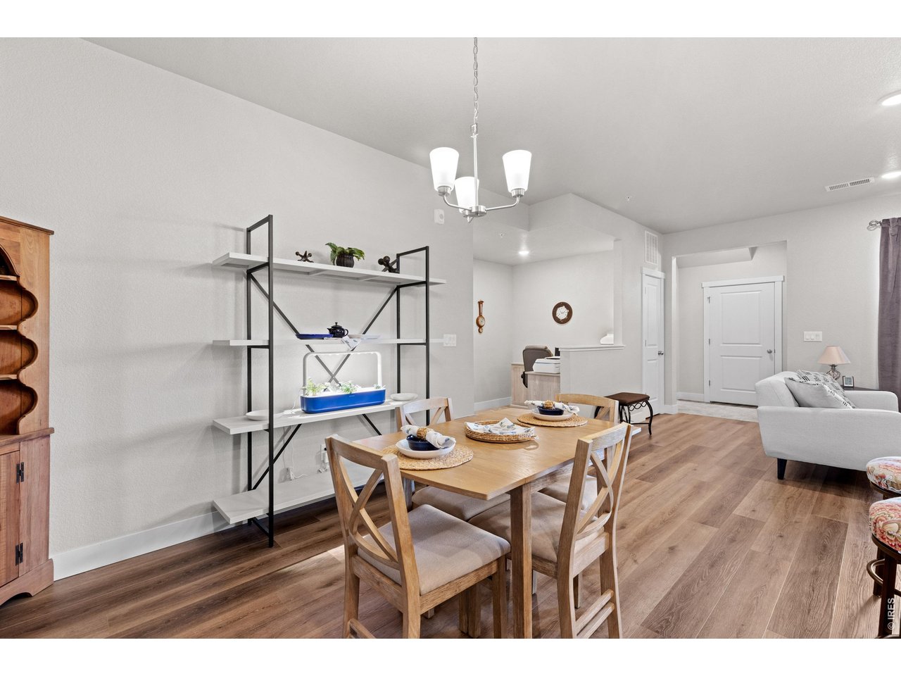 6825 Maple Leaf Dr 102