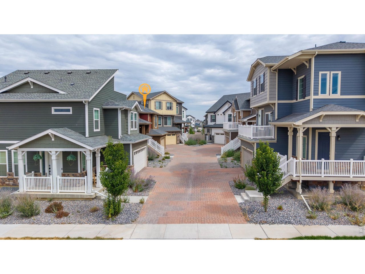 1027 Highview Dr