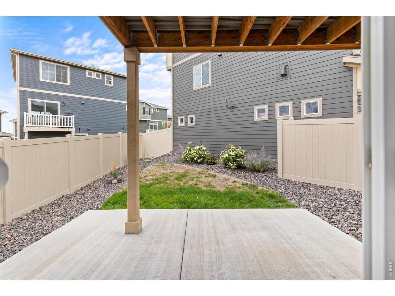 1027 Highview Dr