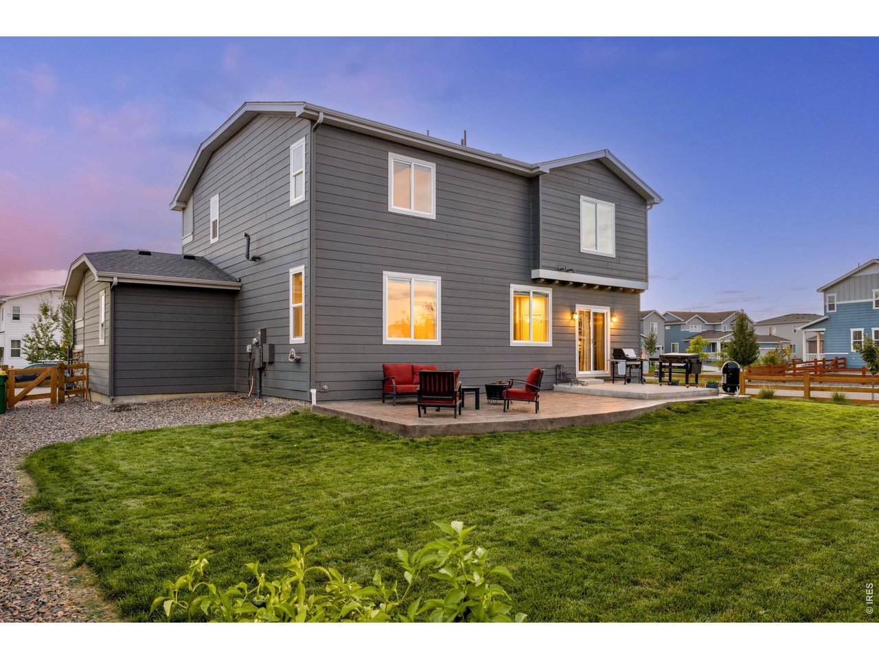 1 Morgan Cir S
