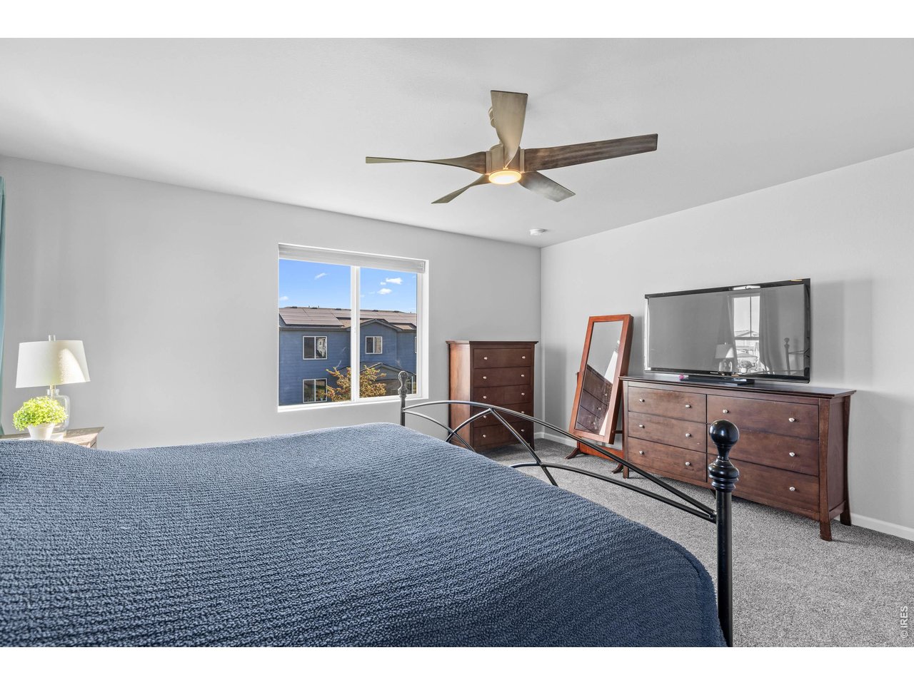1 Morgan Cir S