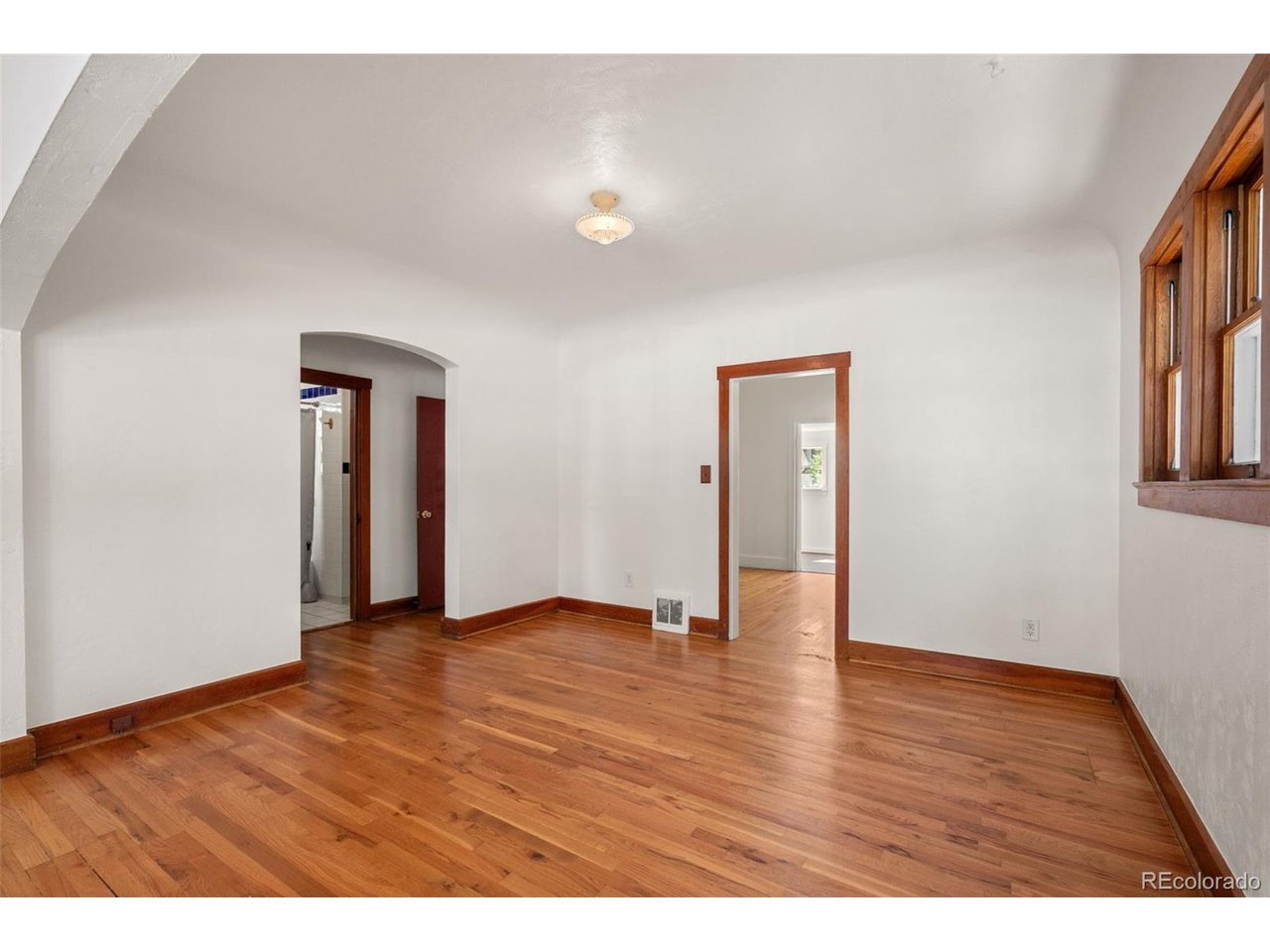 1008 La Farge Ave