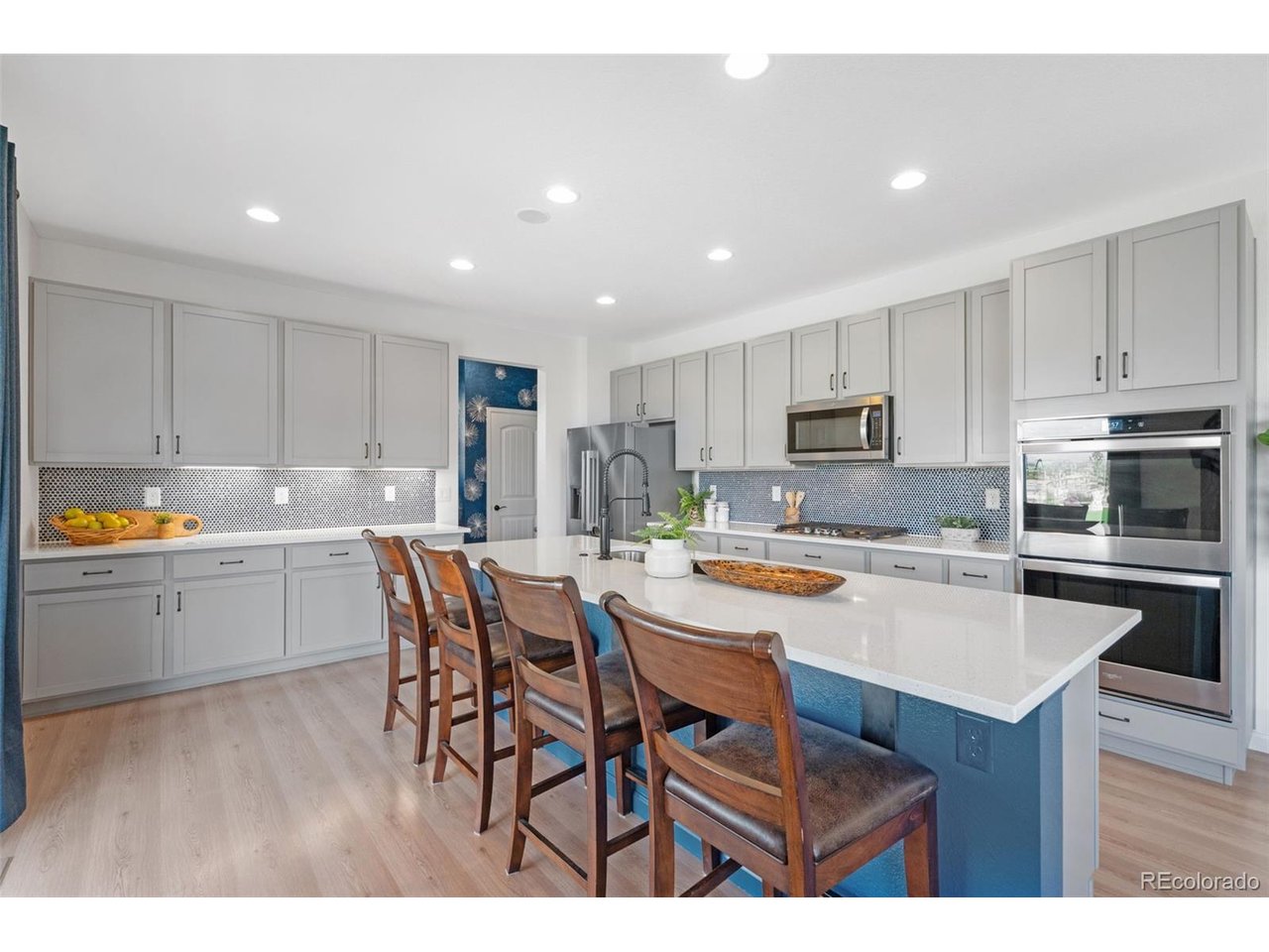 44 Morgan Cir S