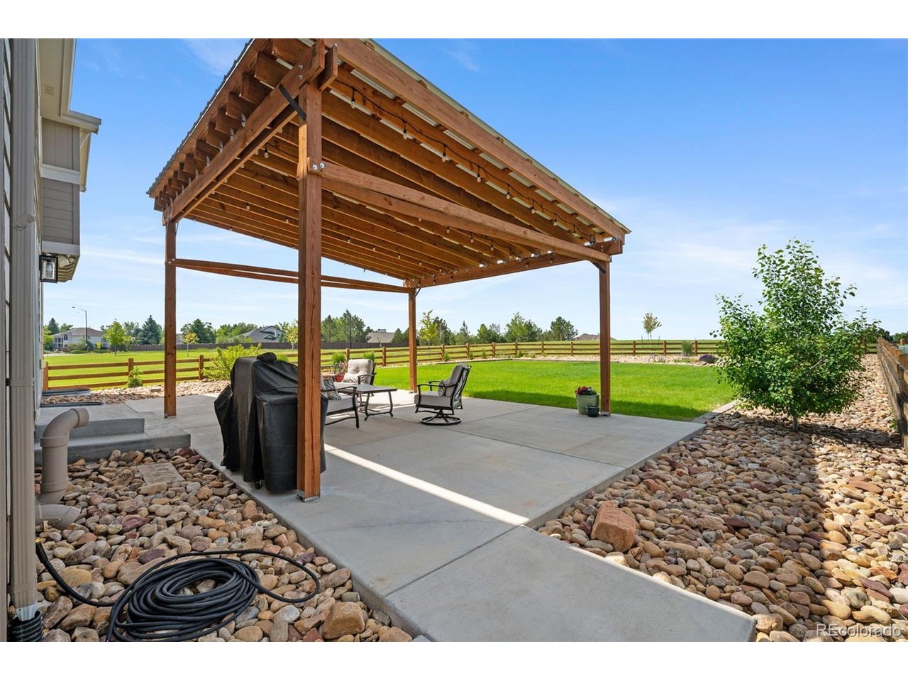 44 Morgan Cir S
