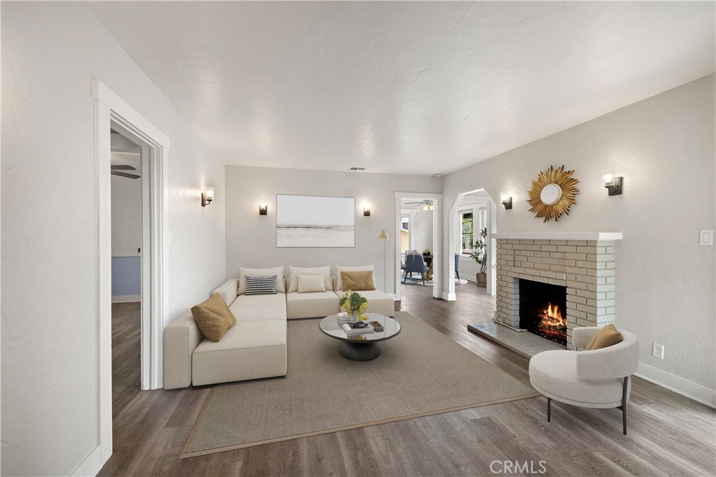 541 Oak Street