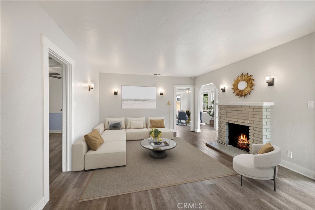 541 Oak Street