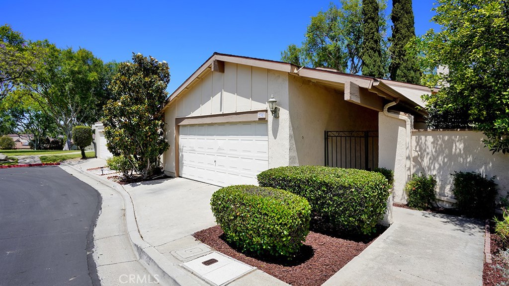 2909 Pinewood Court