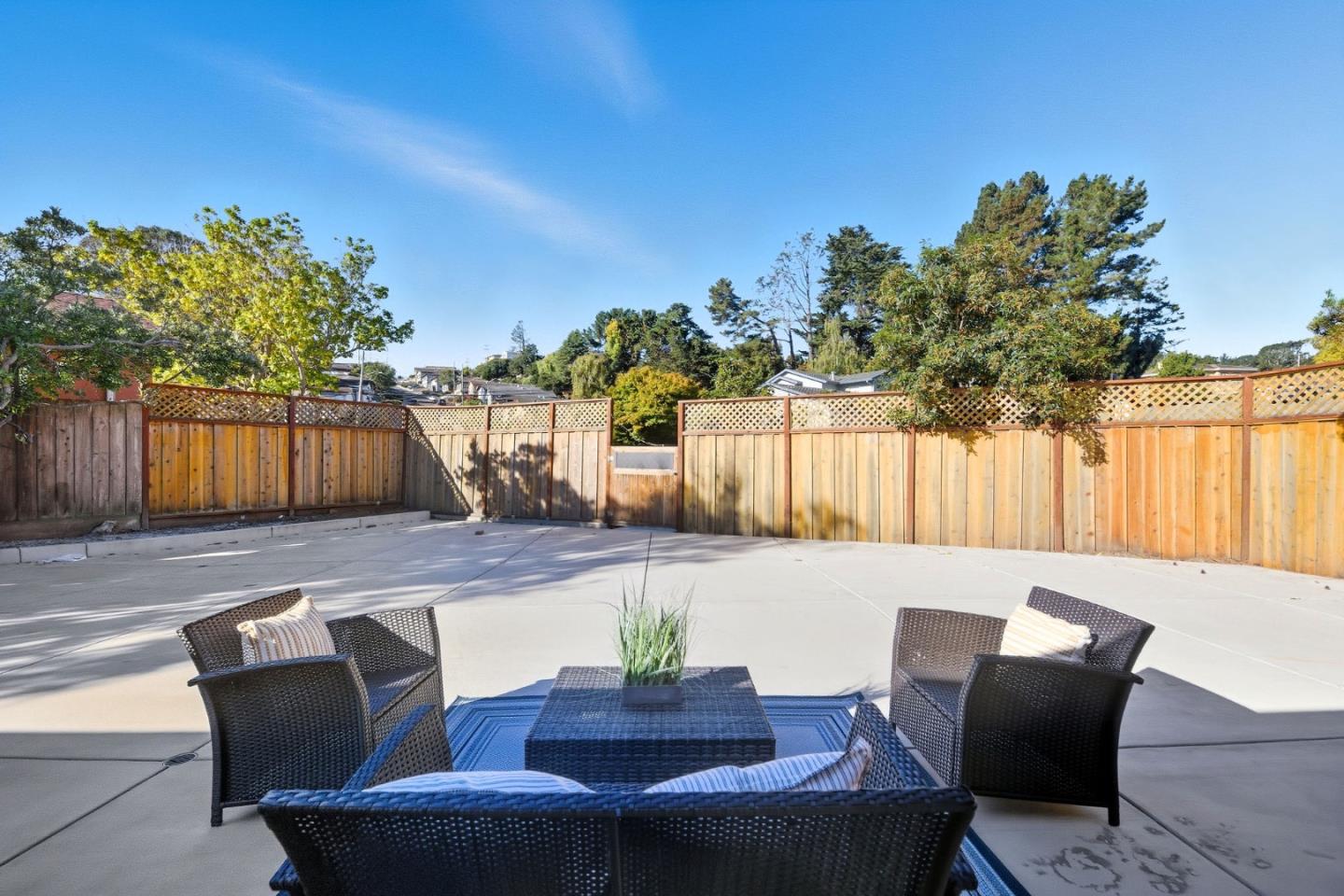 2161 Rollingwood Drive